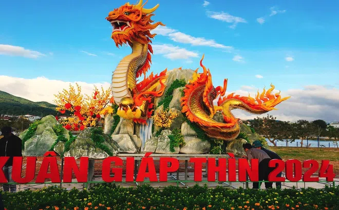 Tết Giáp Thìn 2024: Ngắm nhìn loạt linh vật rồng uy nghiêm, quyền lực các tỉnh thành cả nước