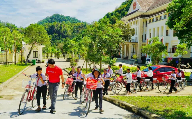 AIA Việt Nam hưởng ứng Tháng hành động vì trẻ em 2024