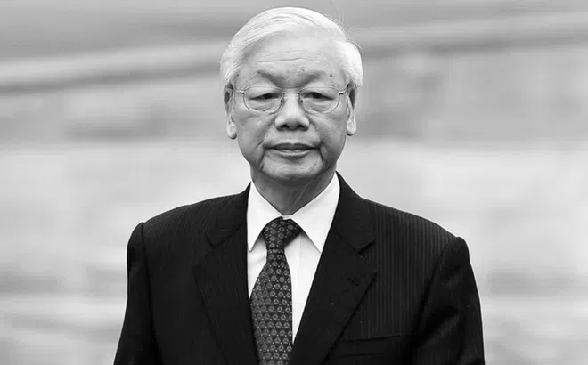Người dân mang theo thẻ căn cước hoặc sử dụng VNeID khi vào viếng Tổng Bí thư Nguyễn Phú Trọng