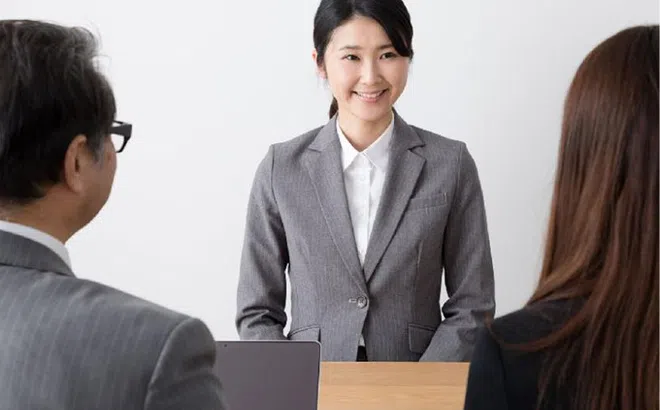 Sếp và bạn thân cùng lúc mượn xe, bạn sẽ cho ai?