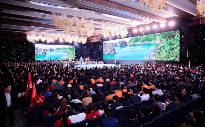 2.000 chuyên viên kinh doanh dự lễ ra quân dự án Sun Group tại Cát Bà