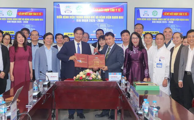 Bệnh viện Trung ương Huế hợp tác y tế toàn diện với Bệnh viện Bạch Mai