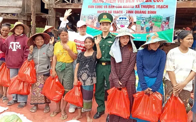 “Thứ Bảy về bản” với nhiều hoạt động hướng về nhân dân