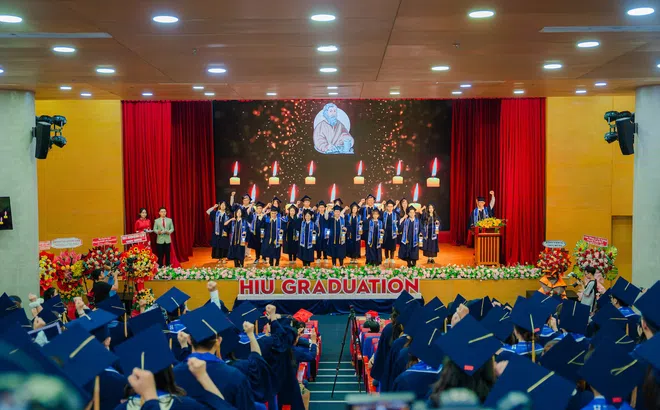 Lễ tốt nghiệp tại HIU: Khi tri thức, đạo đức và lòng biết ơn cùng tỏa sáng