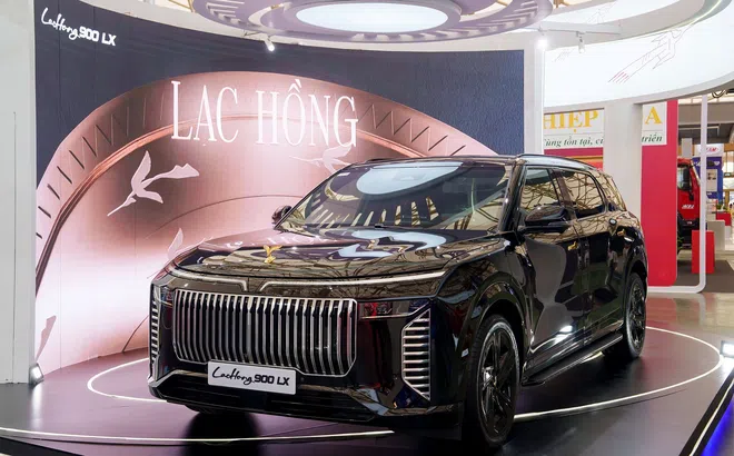 Lý do Lạc Hồng 900 LX tạo cơn “bão” check-in tại triển lãm 80 năm thành tựu đất nước