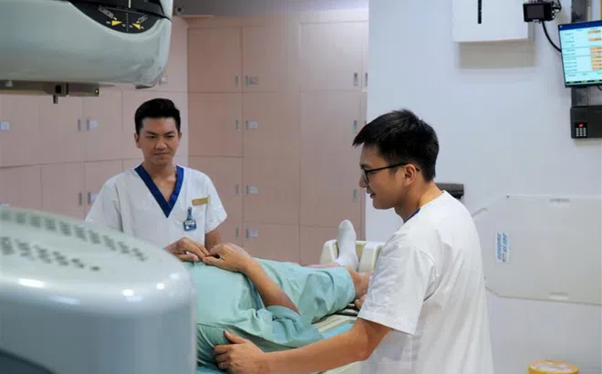 Vinmec điều trị thành công ung thư tiền liệt tuyến nhờ phác đồ xạ trị mới nhất thế giới