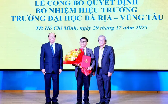 Chân dung tân Hiệu trưởng Trường ĐH Bà Rịa – Vũng Tàu Nguyễn Bá Hoàng: Nhà quản lý giáo dục giàu kinh nghiệm