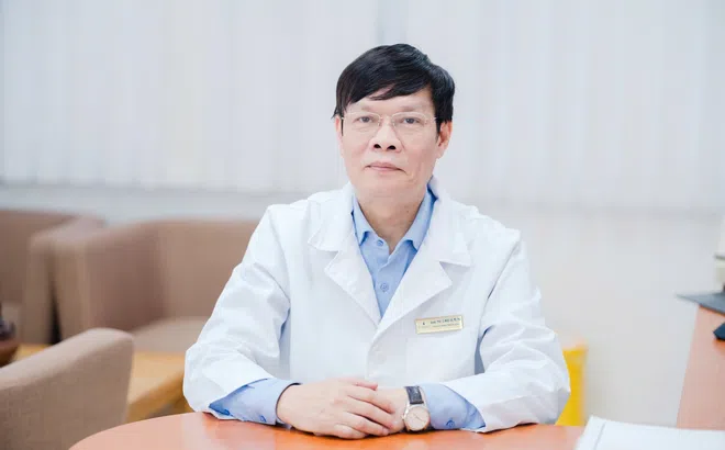 Chuyện nghề của vị bác sĩ 40 năm “chọn việc khó” để bệnh nhân ung thư được đi thêm quãng đường dài hơn