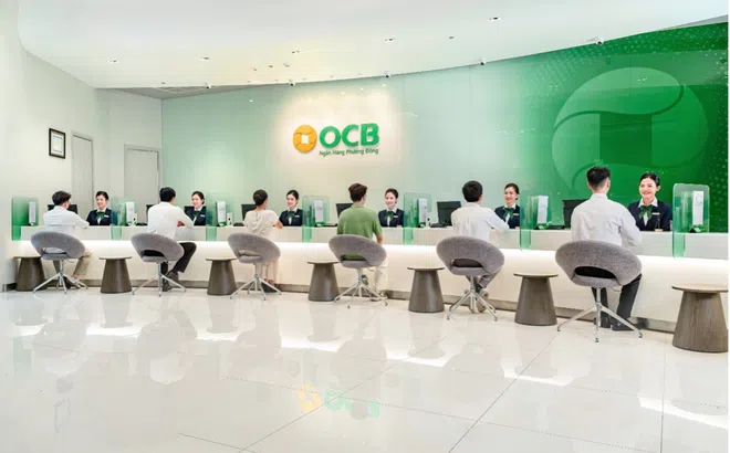 OCB tung quà tặng may mắn, trang hoàng chi nhánh đón khách giao dịch Tết 2026