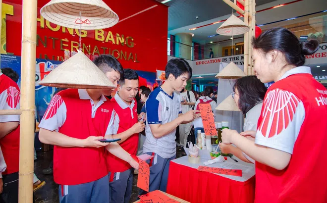 Sinh viên HIU trải nghiệm “thế giới thu nhỏ” tại International Culture Day 2026