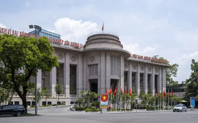 Ngân hàng Nhà nước tiếp tục hút ròng thanh khoản, lãi suất liên ngân hàng tăng trở lại