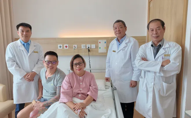 Vinmec Đà Nẵng mổ cấp cứu loại bỏ khối u buồng trứng khổng lồ cho bệnh nhân suy thận