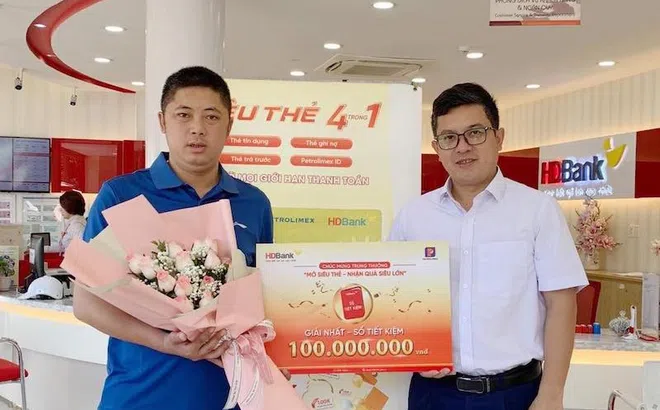 HDBank trao thưởng gần 1 tỷ đồng cho 17 khách hàng mở “siêu thẻ” HDBank Petrolimex 4 trong 1