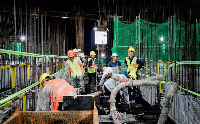 Toàn cảnh thi công tốc lực trên công trường Astral City