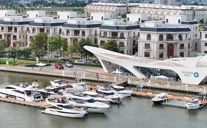 Tưng bừng khai trương bến du thuyền Marina Royal tại bán đảo Van Phuc City