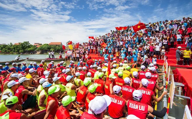 Lễ hội đua thuyền trên quê hương Đại tướng