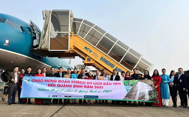 Quảng Bình - Đón các đoàn khách đầu tiên xông năm mới