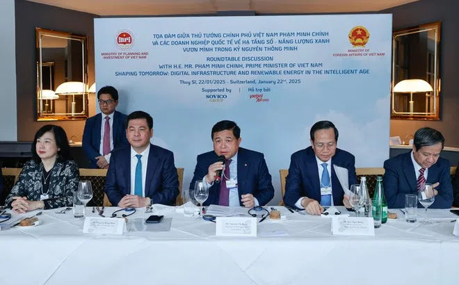 Chính phủ cam kết tạo mọi điều kiện thuận lợi để phát triển hạ tầng số và năng lượng xanh