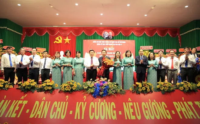 GS. TS. Nguyễn Xuân Thắng Uỷ viên Bộ chính trị, Bí thư Đảng uỷ, Giám đốc Học viện Chính trị Quốc gia Hồ Chí Minh, Chủ tịch Hội đồng Lý luận Trung ương đến dự và chỉ đạo Đại hội đại biểu Đảng bộ Học viện Chính trị khu vực II nhiệm kỳ 2025-2030