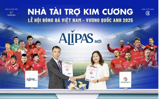 Alipas cùng thế hệ vàng “Quỷ Đỏ” Manchester Reds thắp lửa sân cỏ Việt Nam