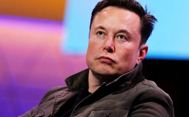 Cổ phiếu Tesla trượt 12% sau khi Elon Musk đề nghị bán 10% cổ phiếu của mình trong một cuộc thăm dò trên Twitter