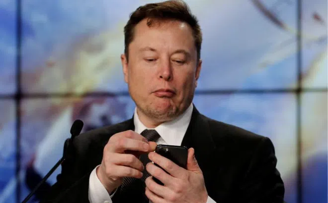 Người giàu nhất hành tinh Elon Musk: Giữa việc bấm điện thoại mỗi sáng và tập thể dục, bạn sẽ chọn gì?