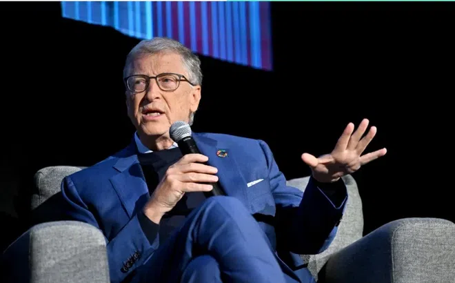 Tỷ phú Bill Gates nhận định con người sẽ không còn cần thiết cho phần lớn công việc trong 10 năm tới, kể cả bác sĩ hay giáo viên