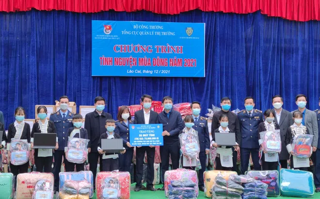 Đoàn Thanh niên Tổng cục Quản lý Thị trường lên đường thực hiện chương trình "Tình nguyện mùa Đông 2021"