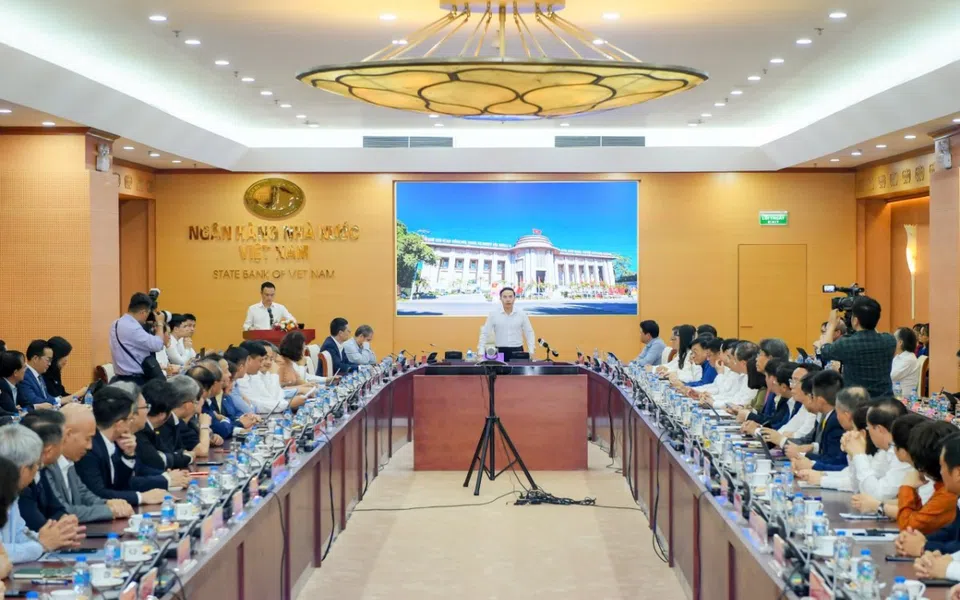 Hệ thống ngân hàng cùng hạ lãi suất, bước hiệu chỉnh quan trọng của điều hành tiền tệ